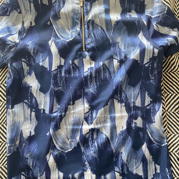 T-shirt blouse in beautiful blue paint design. - Picture 2 of 3